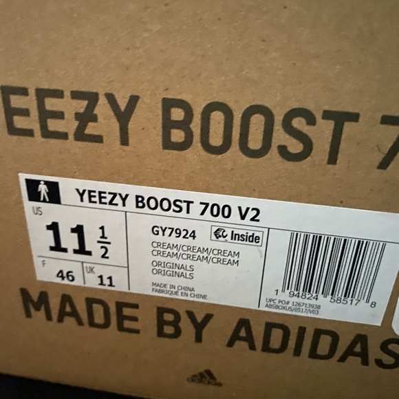 Yeezy Boost 700 V2 - Picture 7 of 7